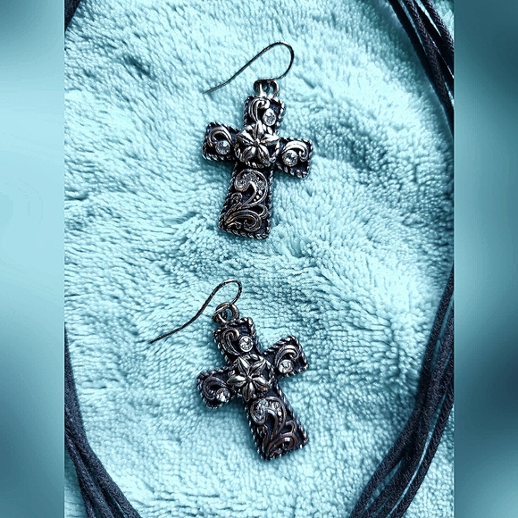 Cowgirl Necklace and Earrings - Picture 3 of 3